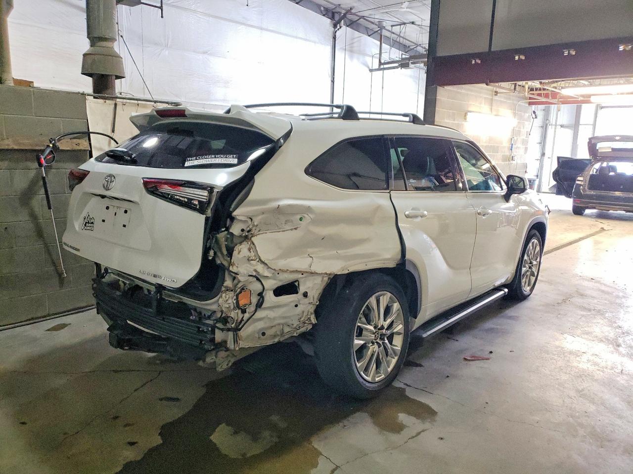 2024 TOYOTA HIGHLANDER LIMITED photo 5