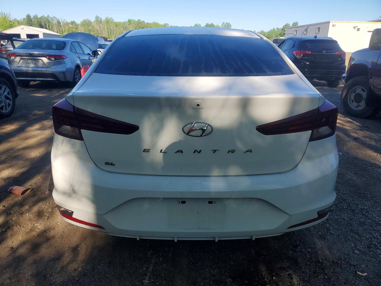 2020 HYUNDAI ELANTRA SE photo 6