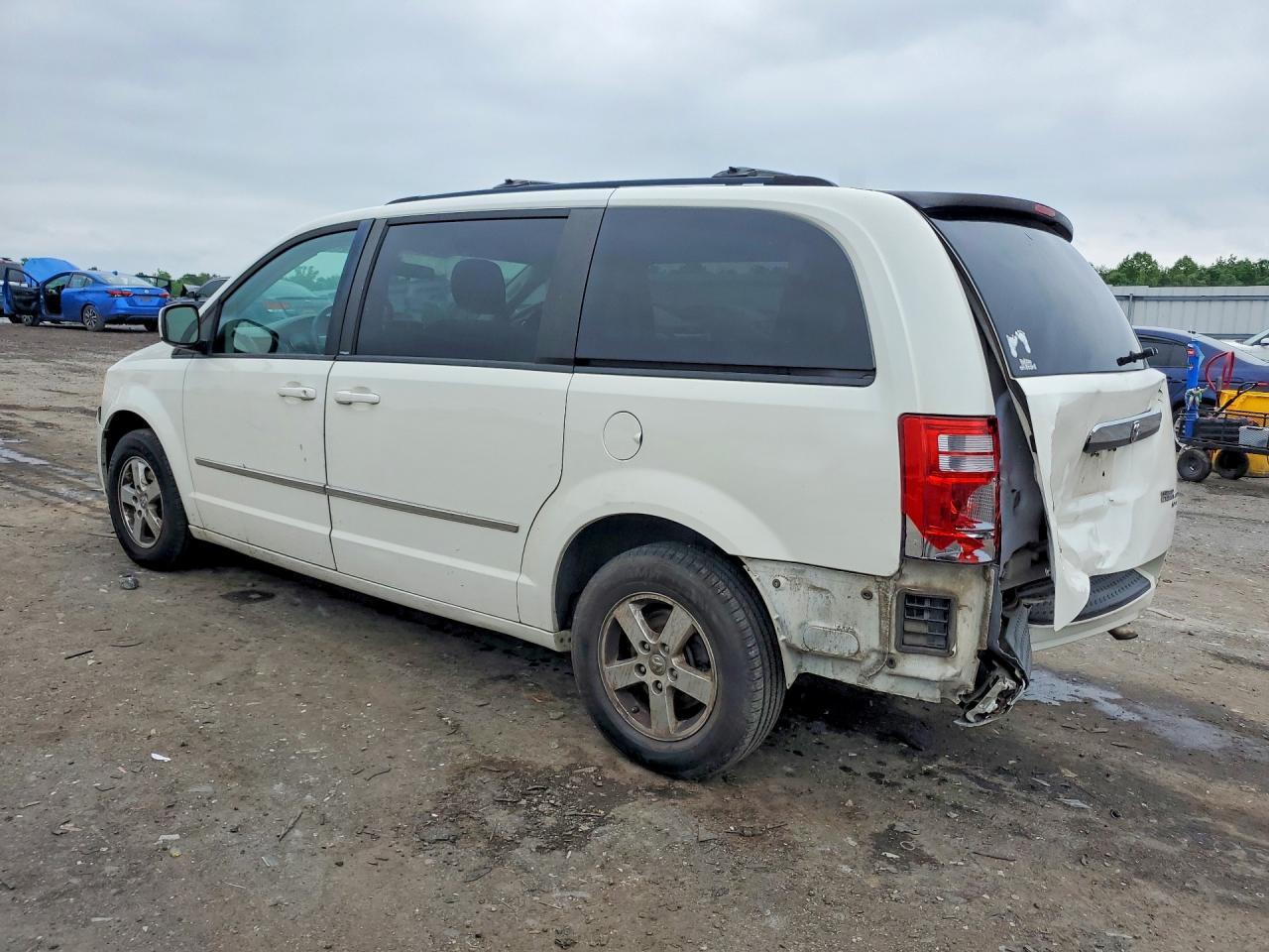 2010 DODGE GRAND CARAVAN SXT photo 3