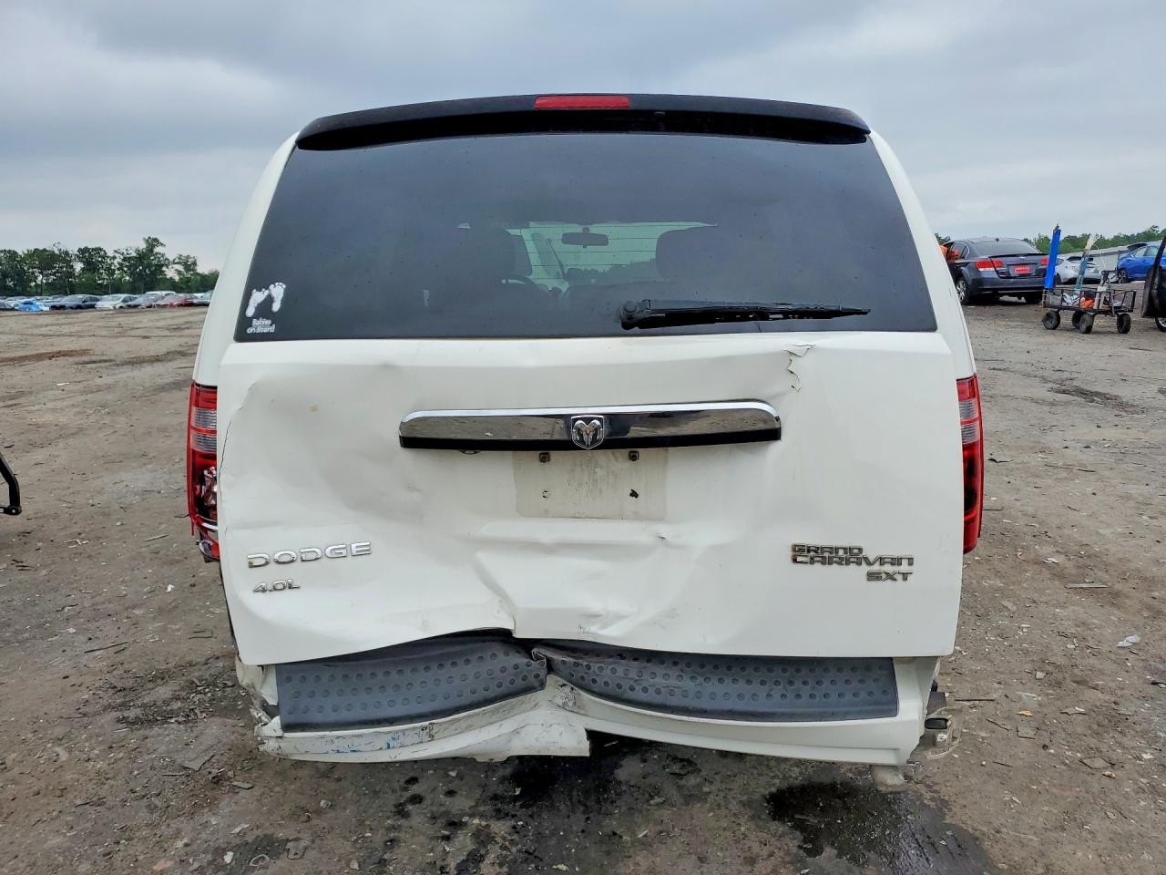 2010 DODGE GRAND CARAVAN SXT photo 11