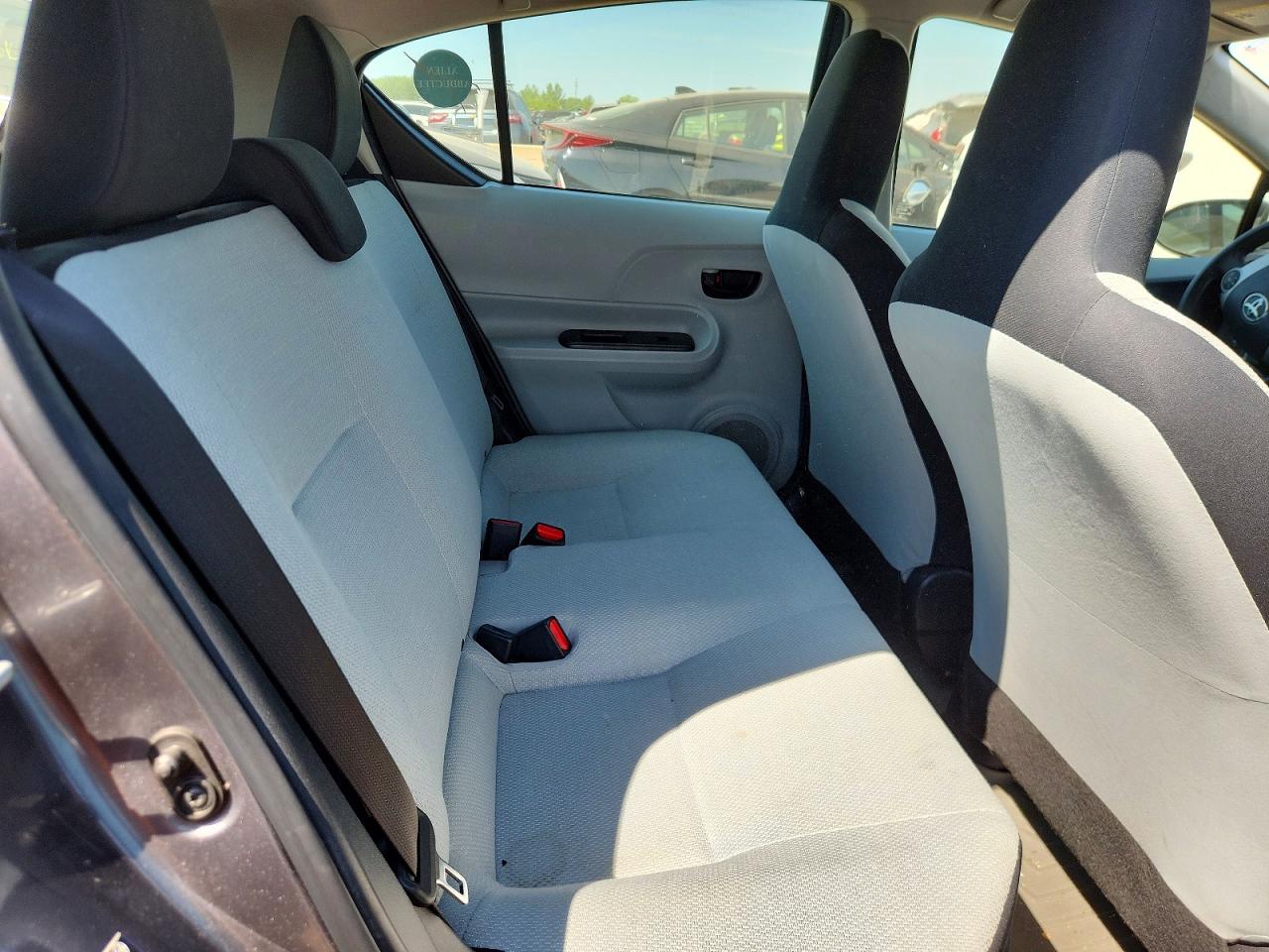 2013 TOYOTA PRIUS C ONE photo 19