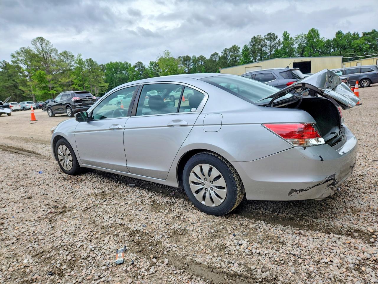 2009 HONDA ACCORD LX photo 2