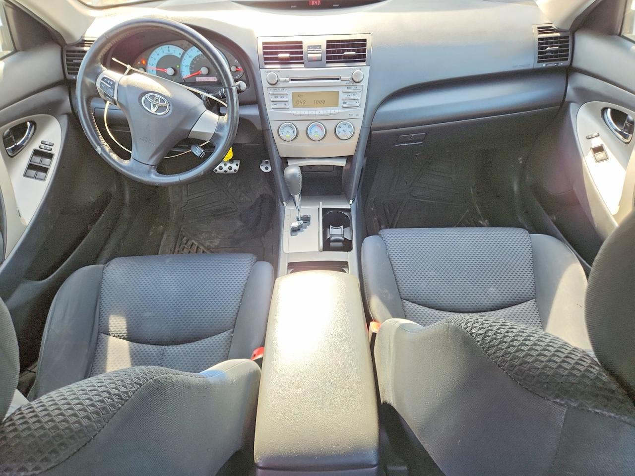 2011 TOYOTA CAMRY SE photo 15