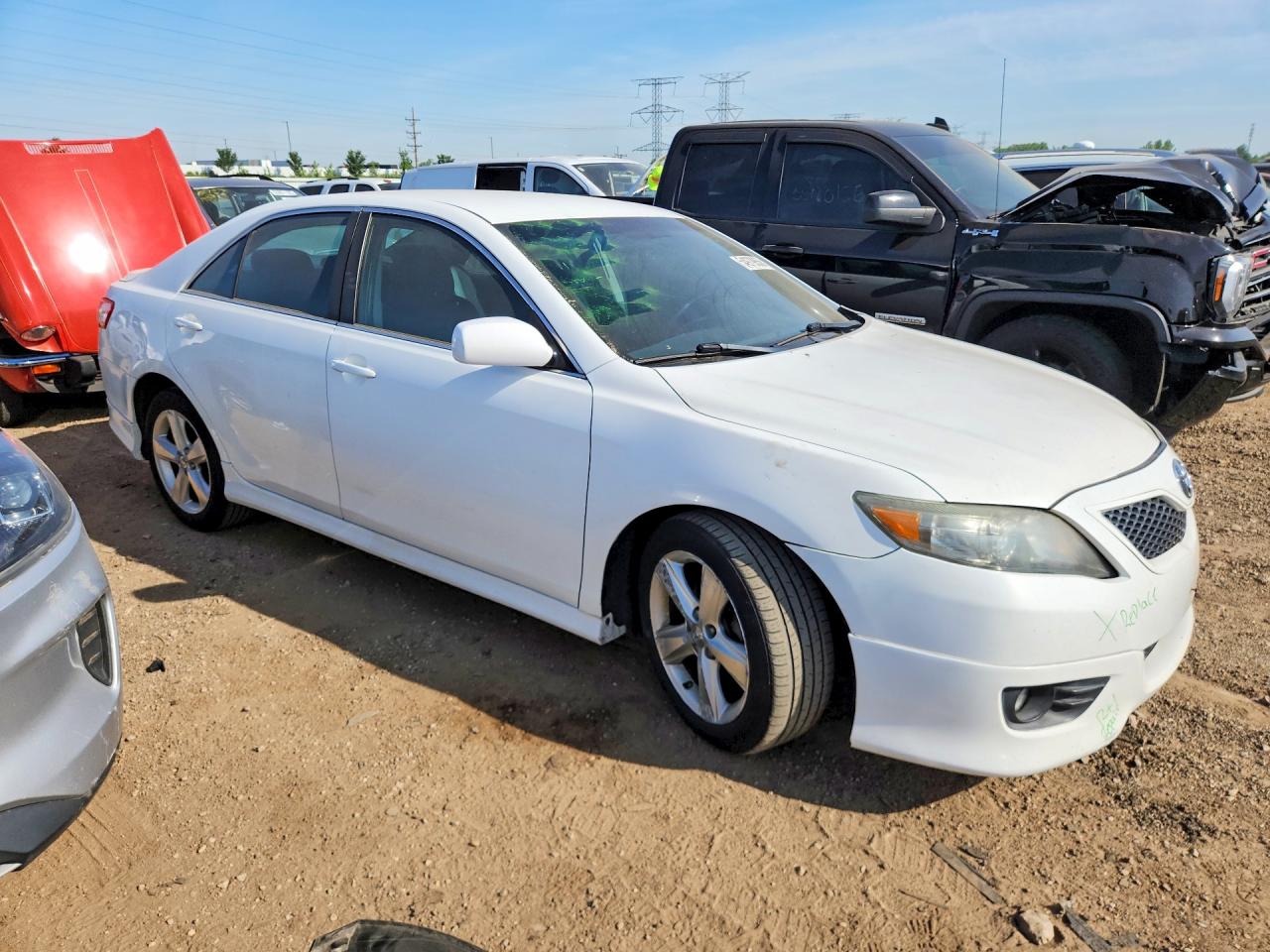 2011 TOYOTA CAMRY SE photo 7
