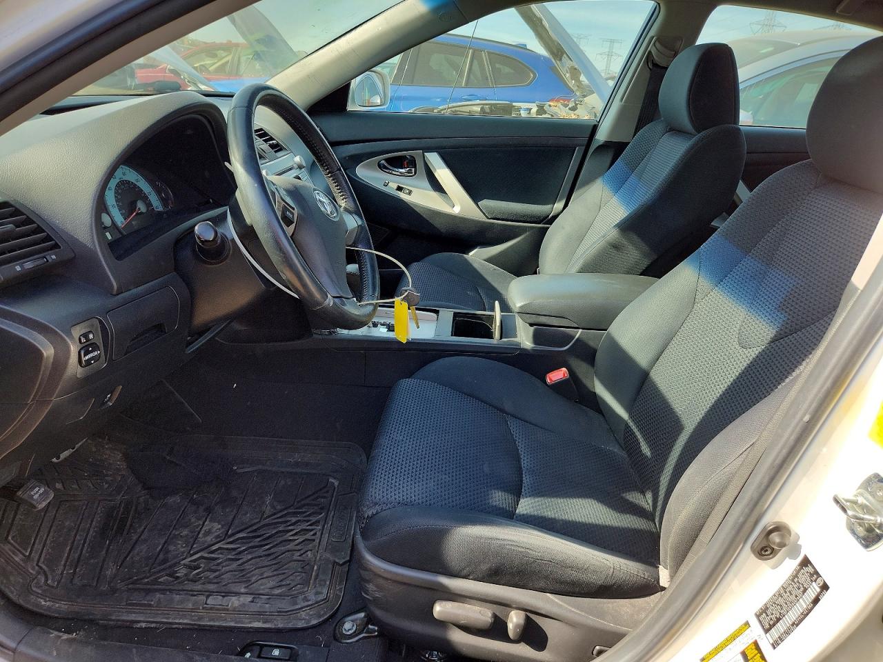 2011 TOYOTA CAMRY SE photo 13