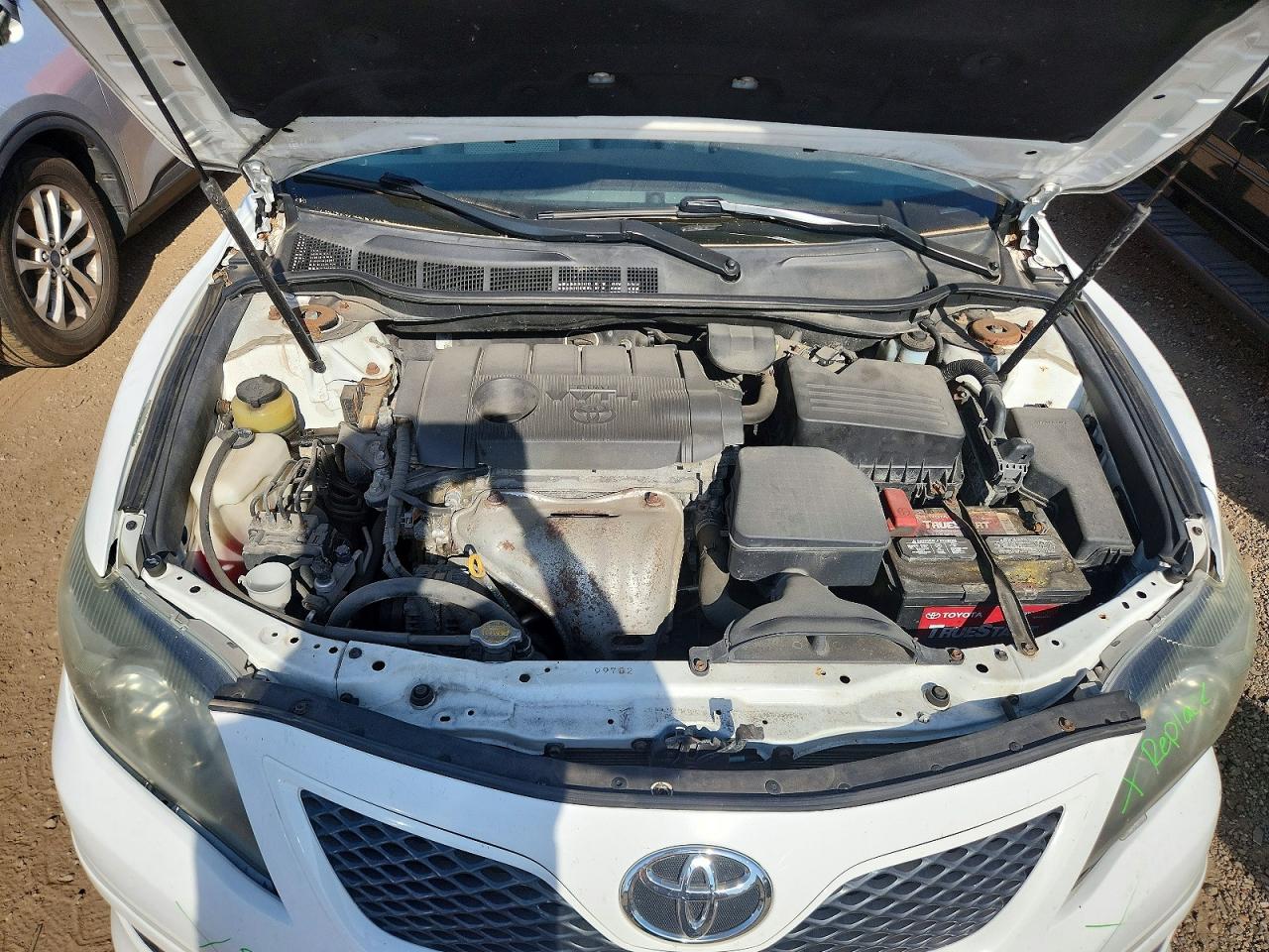 2011 TOYOTA CAMRY SE photo 21