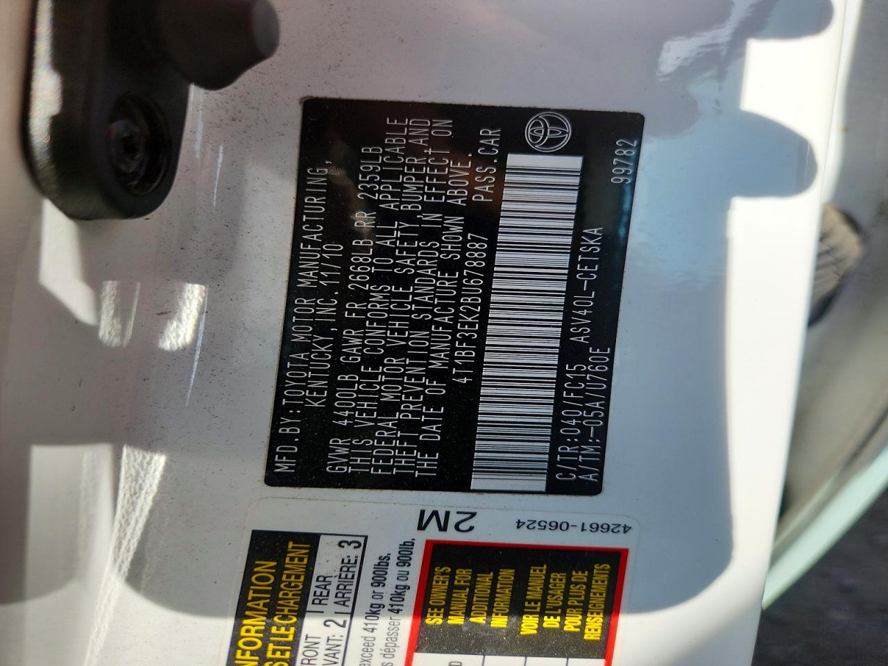 2011 TOYOTA CAMRY SE photo 23