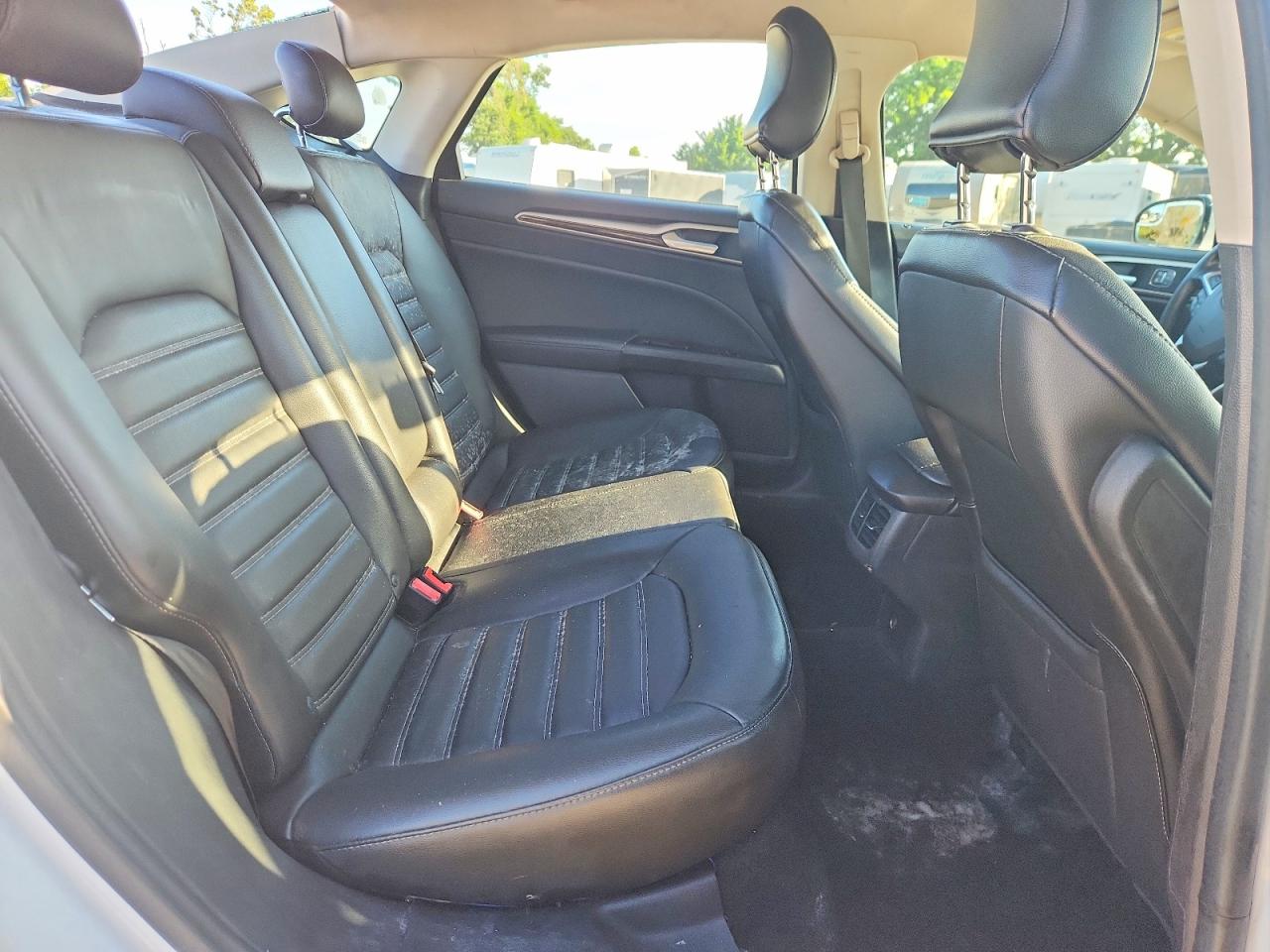 2016 FORD FUSION SE photo 10