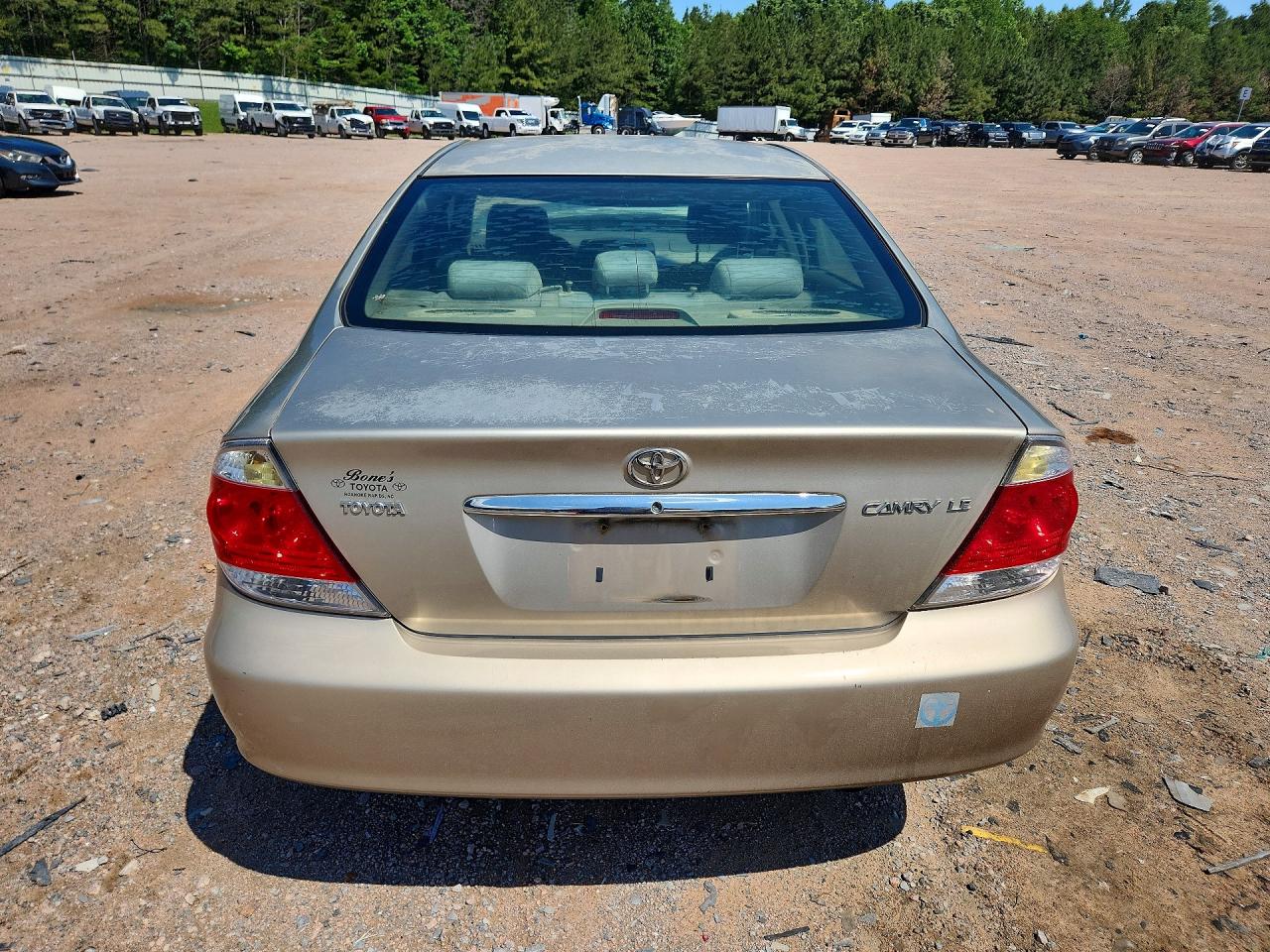 2005 TOYOTA CAMRY photo 11