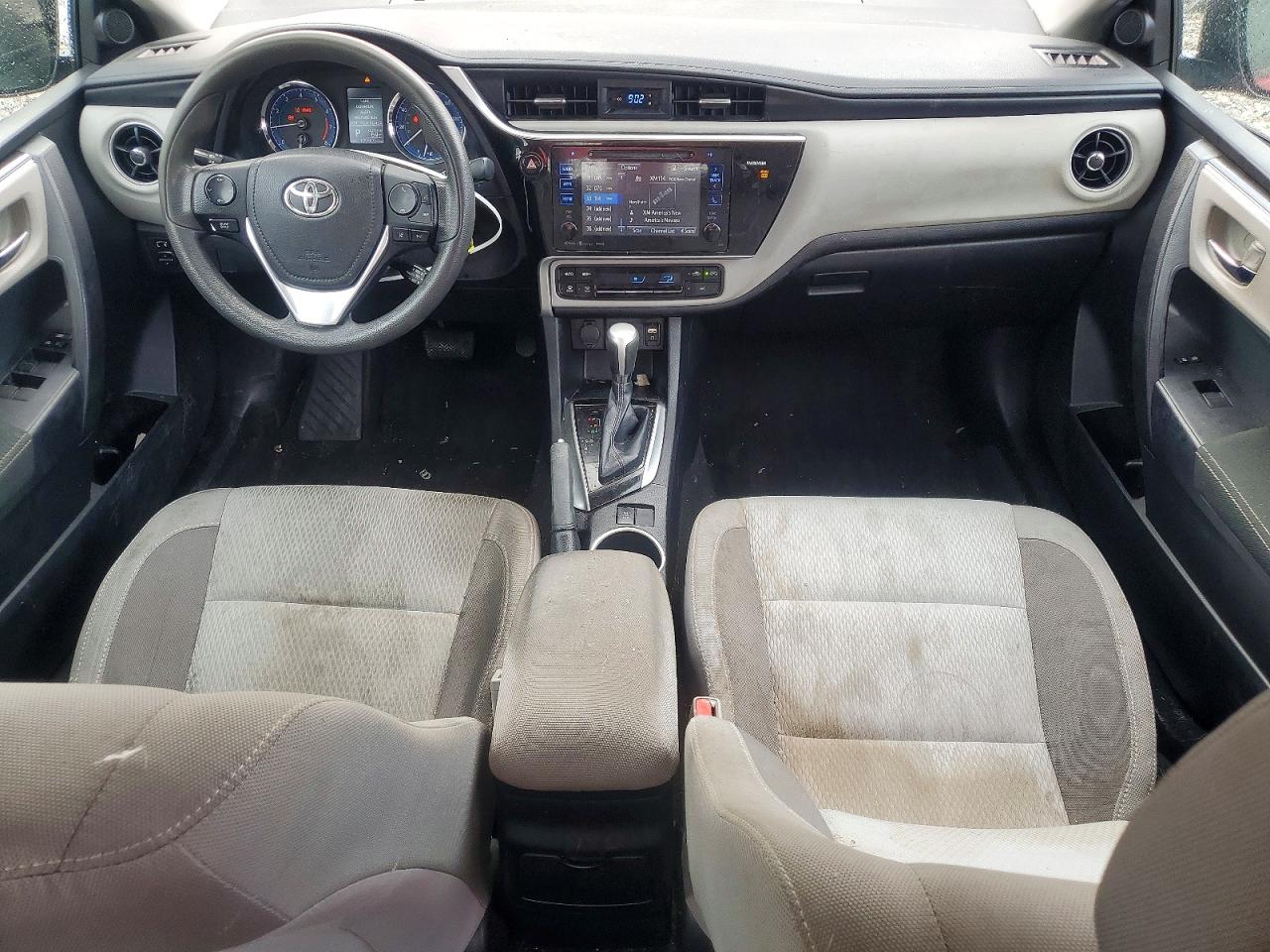 2017 TOYOTA COROLLA LE photo 15