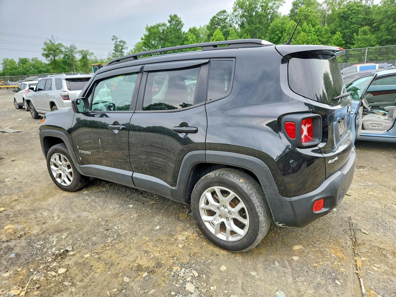 2017 JEEP RENEGADE LATITUDE photo 2
