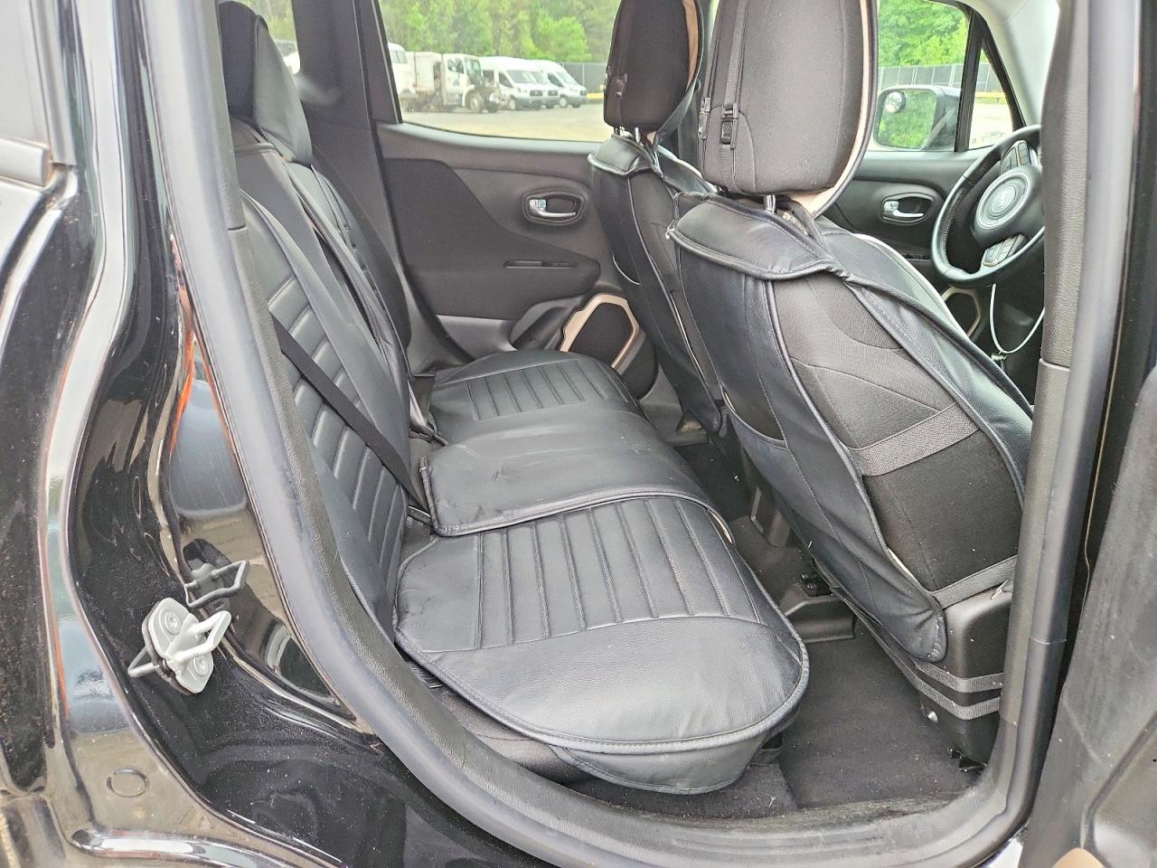 2017 JEEP RENEGADE LATITUDE photo 11