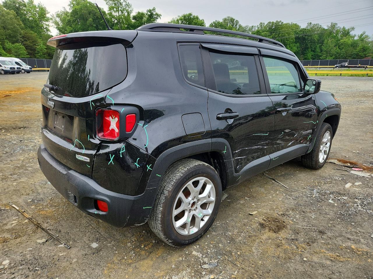 2017 JEEP RENEGADE LATITUDE photo 3
