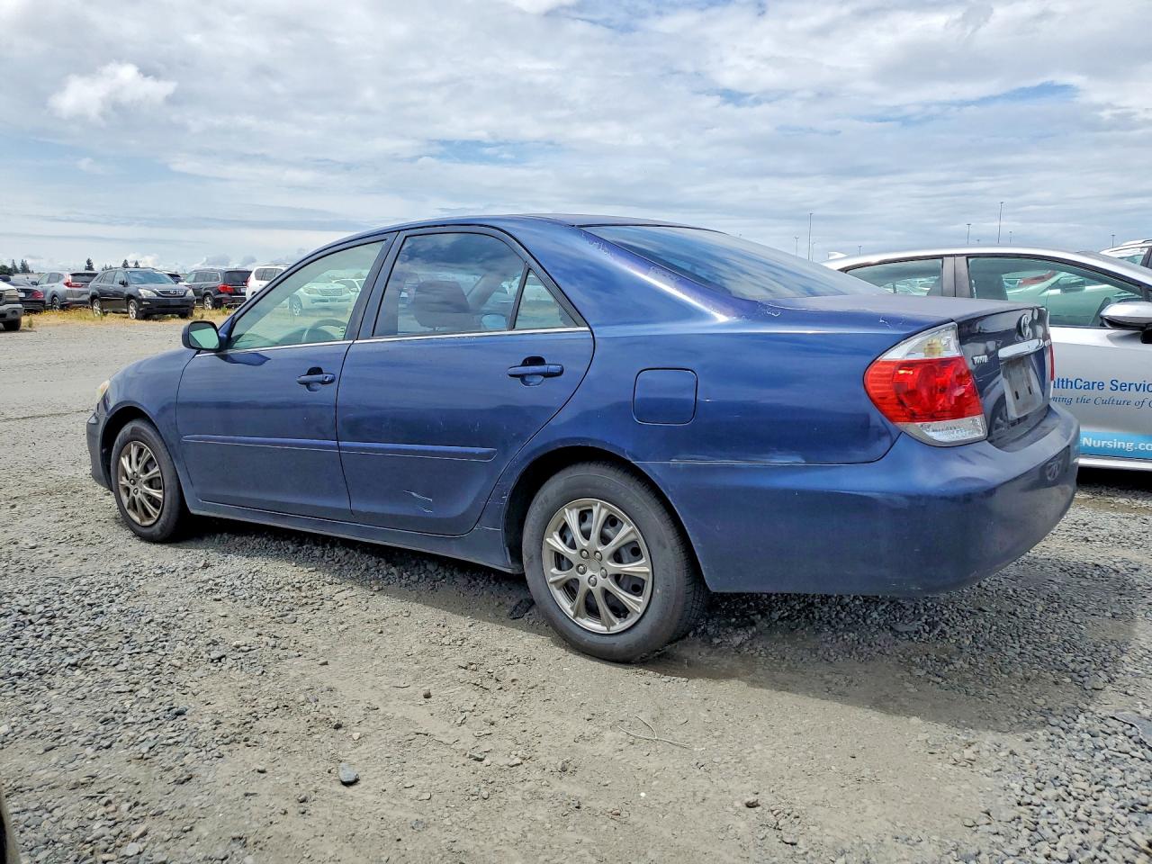 2005 TOYOTA CAMRY LE photo 4
