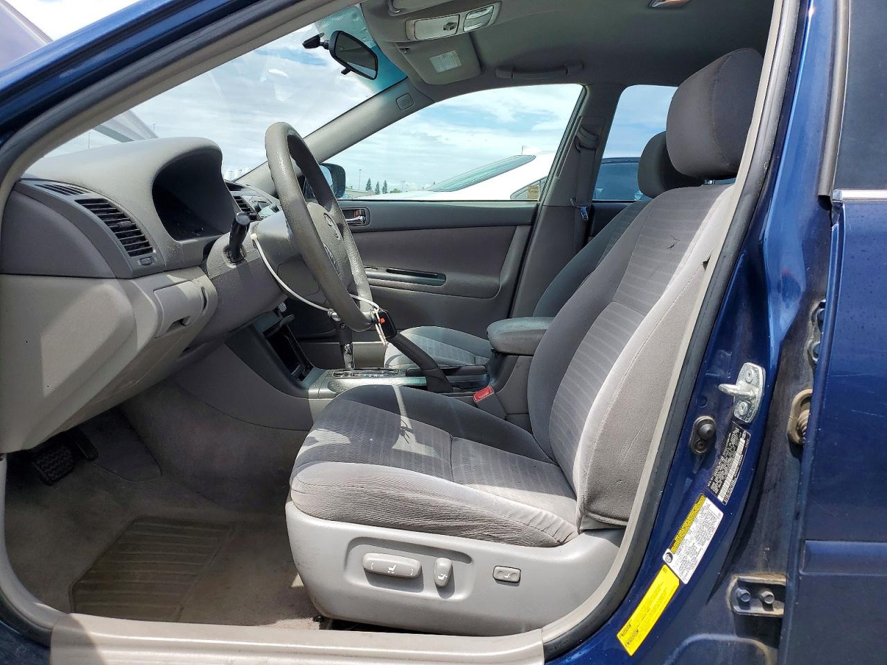 2005 TOYOTA CAMRY LE photo 19