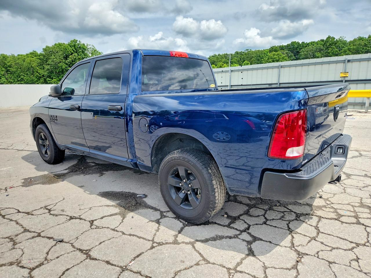 2023 RAM 1500 CLASSIC TRADESMAN photo 4