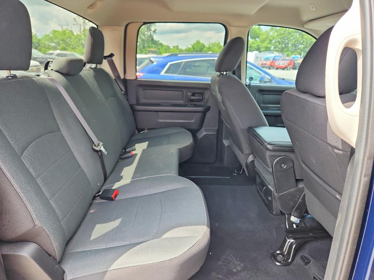 2023 RAM 1500 CLASSIC TRADESMAN photo 28