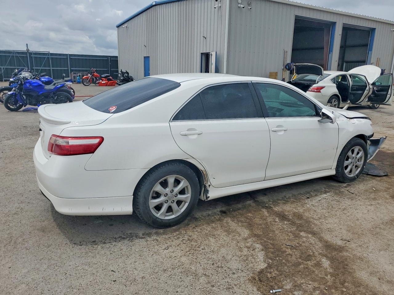2009 TOYOTA CAMRY SE photo 5