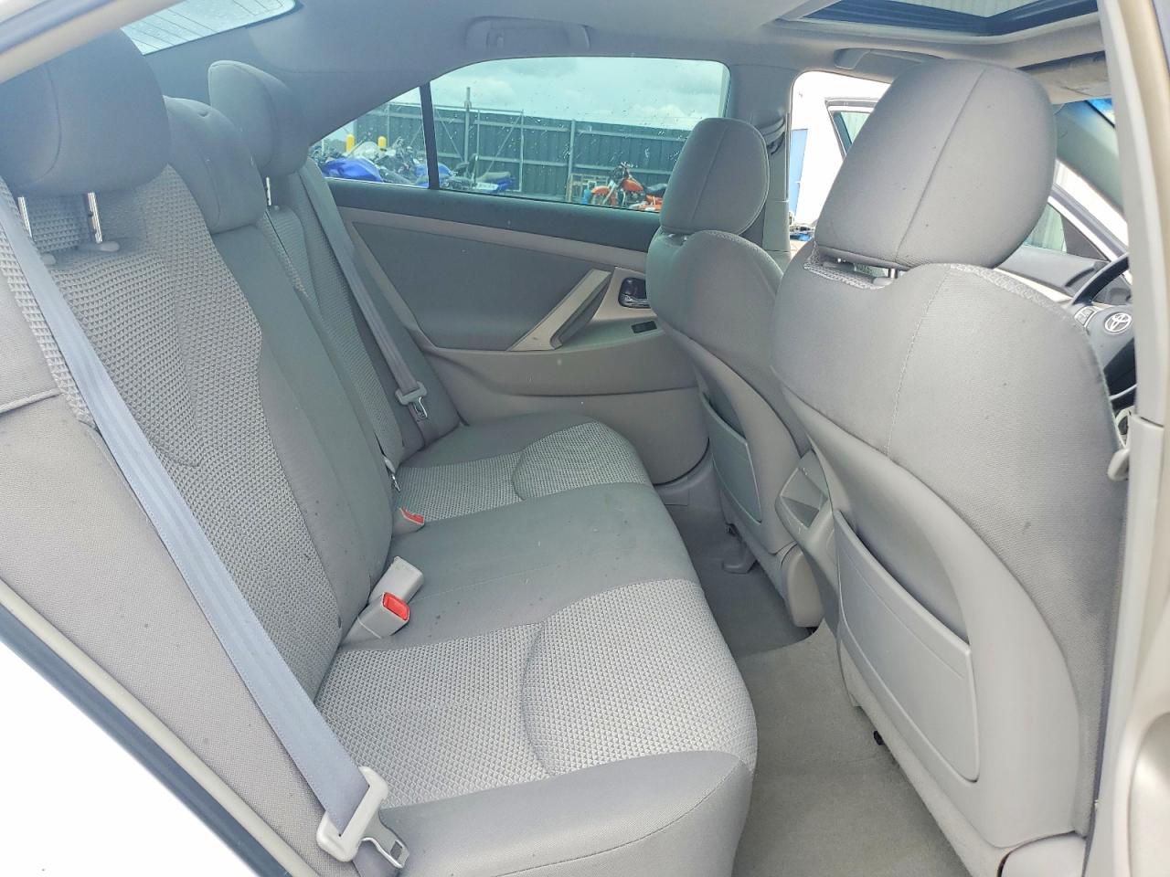 2009 TOYOTA CAMRY SE photo 19
