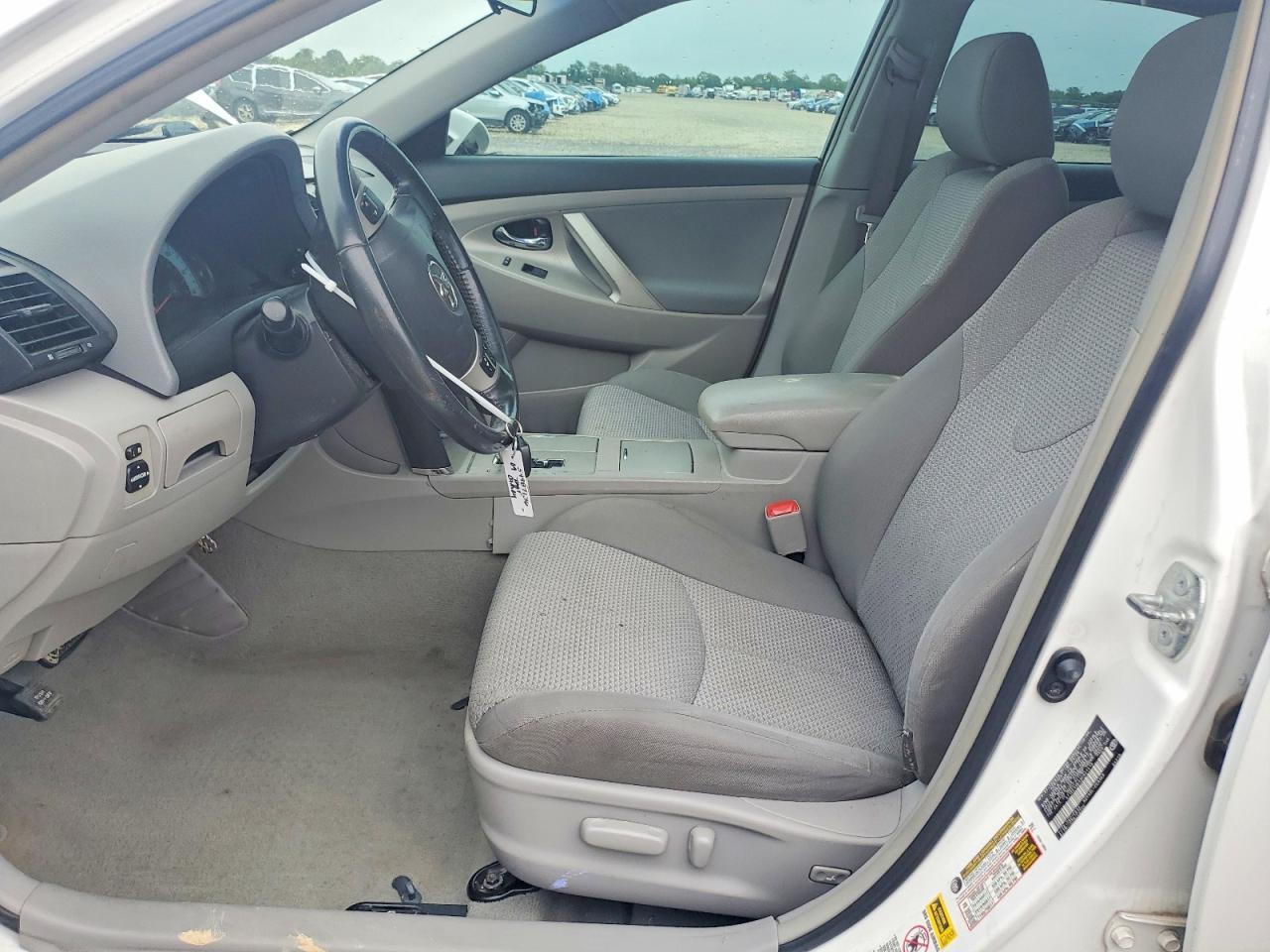 2009 TOYOTA CAMRY SE photo 13