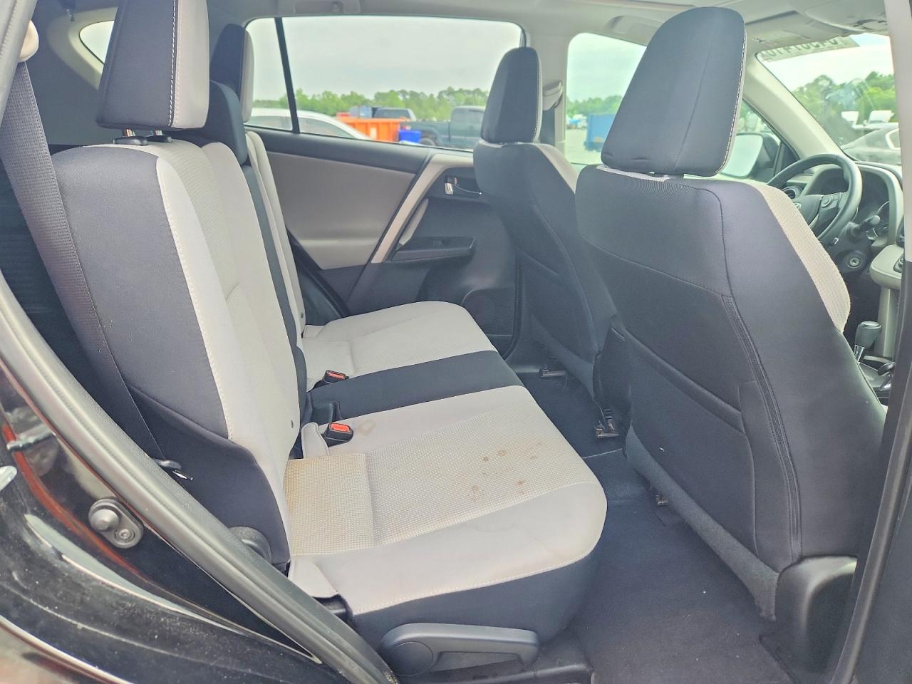 2016 TOYOTA RAV4 XLE photo 21