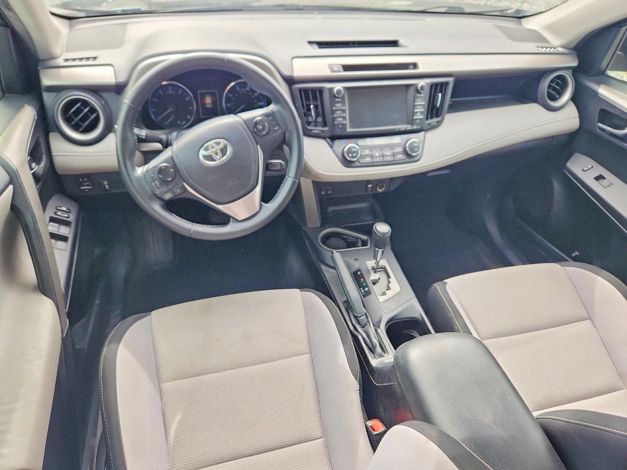 2016 TOYOTA RAV4 XLE photo 15