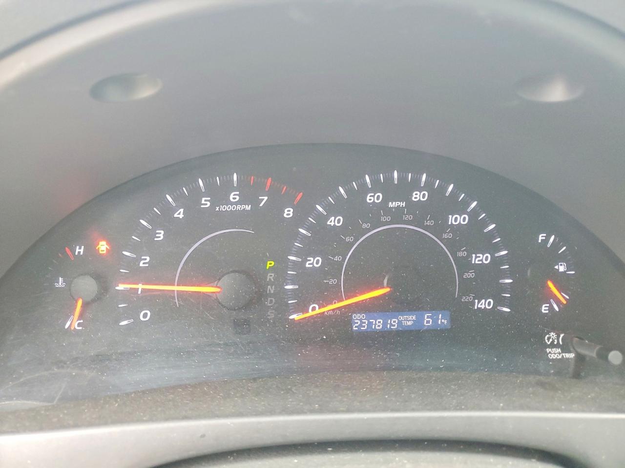 2010 TOYOTA CAMRY LE photo 17