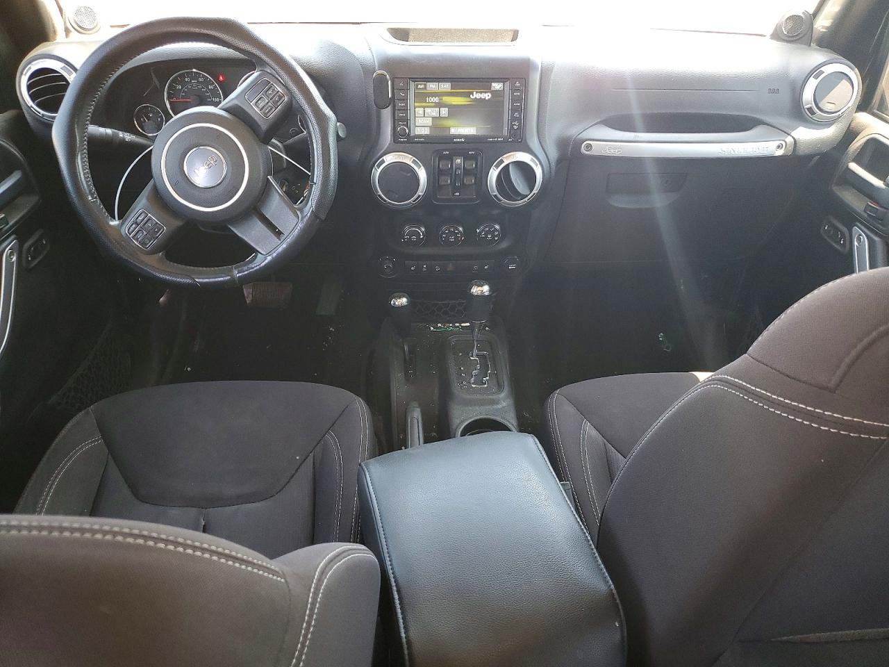 2013 JEEP WRANGLER UNLIMITED SAHARA photo 22