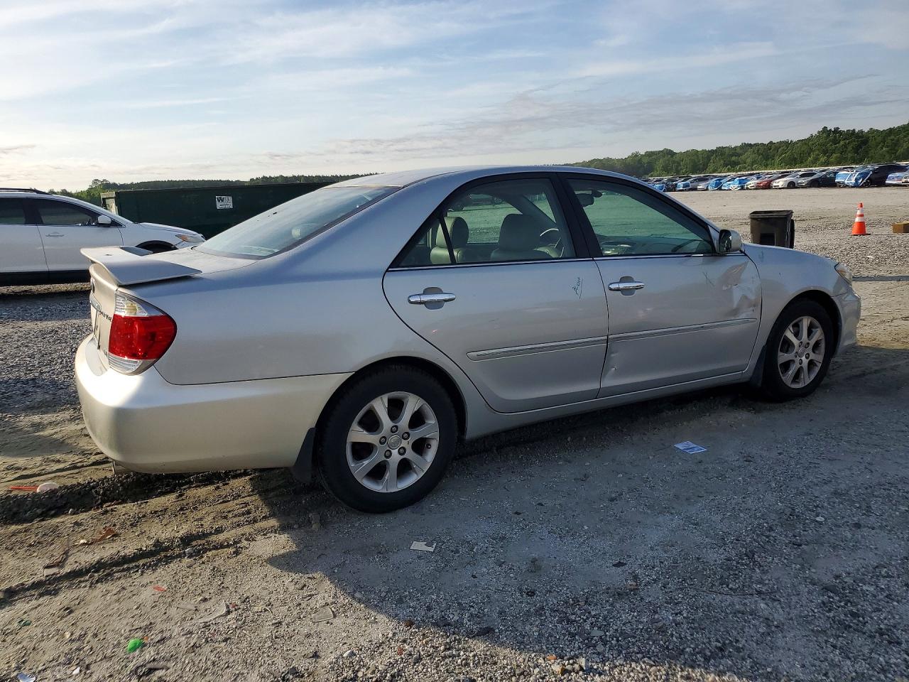 2005 TOYOTA CAMRY XLE V6 photo 5