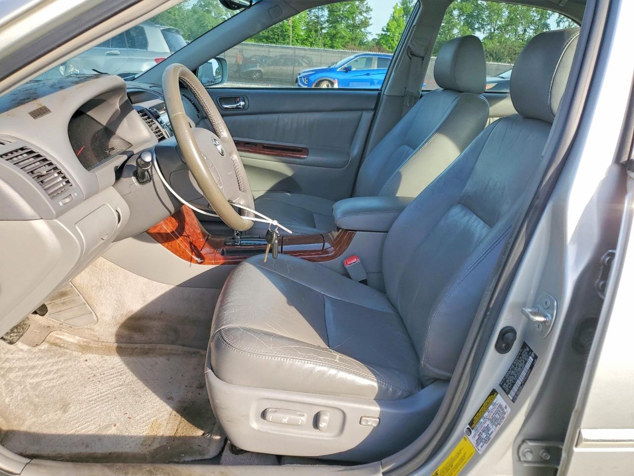 2005 TOYOTA CAMRY XLE V6 photo 13