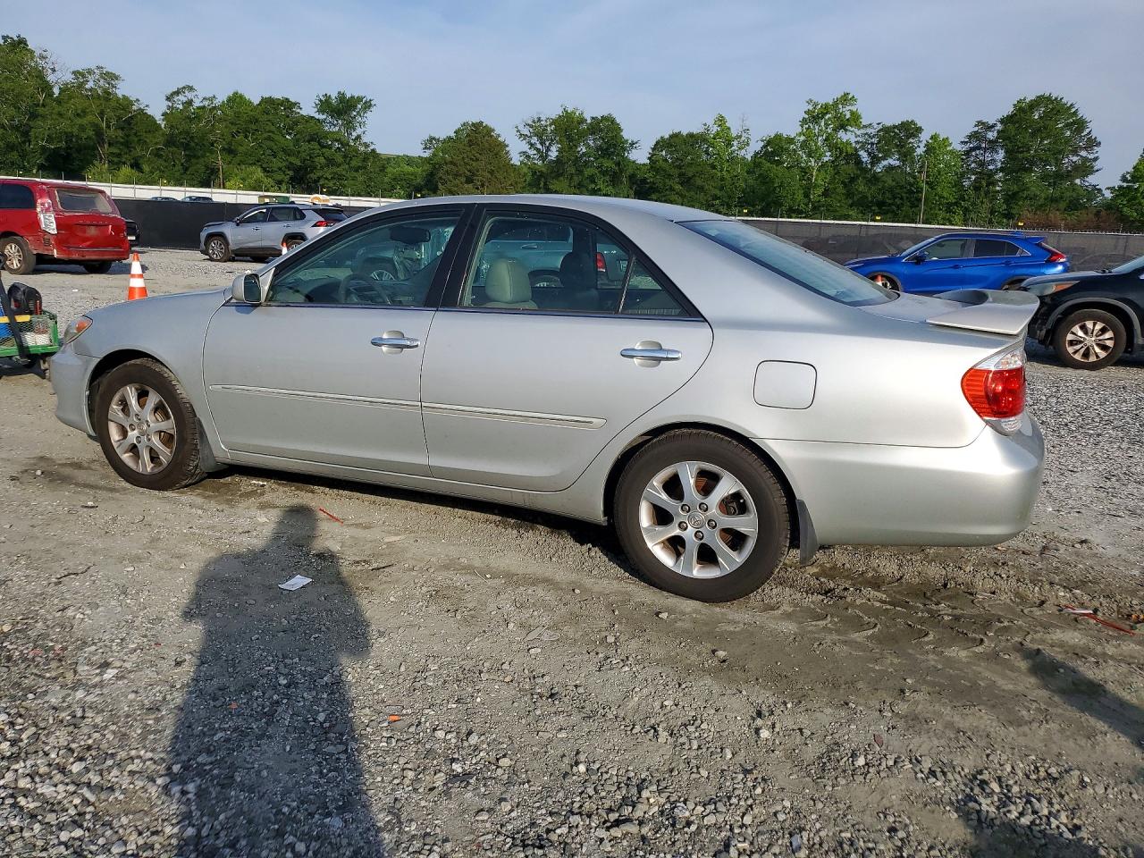 2005 TOYOTA CAMRY XLE V6 photo 3