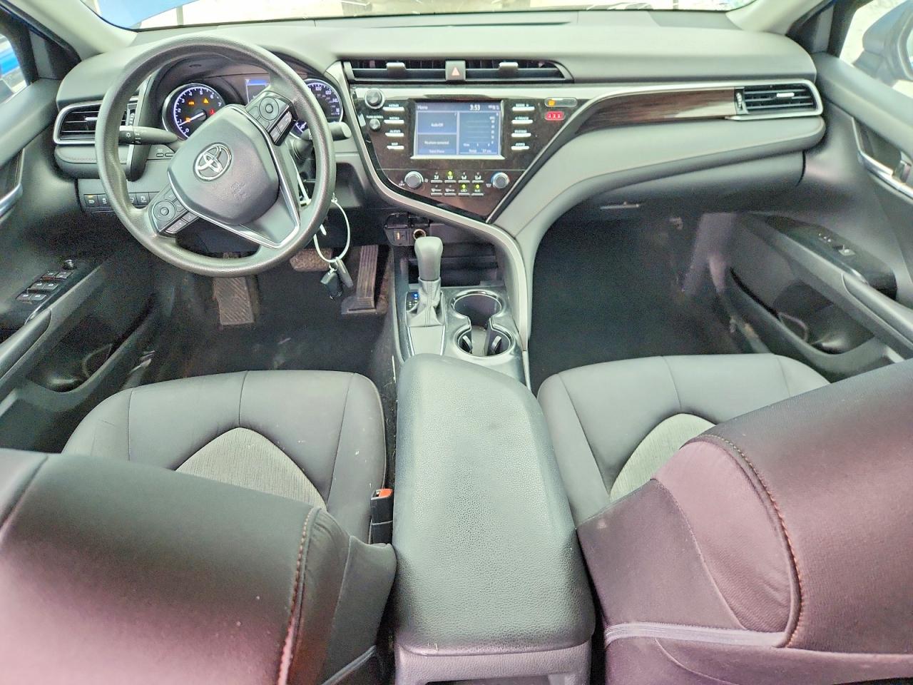 2019 TOYOTA CAMRY LE photo 15
