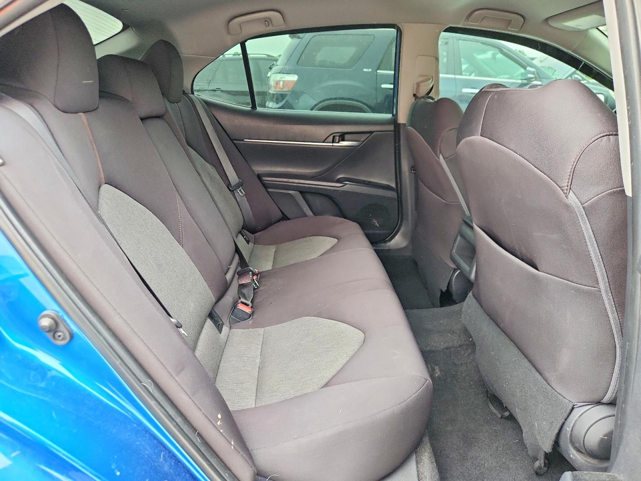 2019 TOYOTA CAMRY LE photo 19