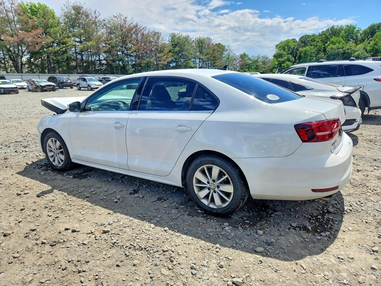 2016 VOLKSWAGEN JETTA SE photo 3