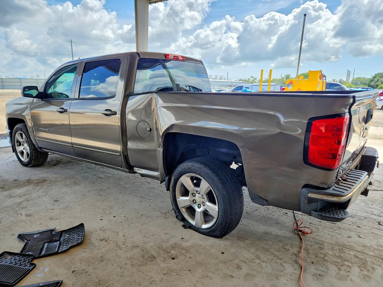2015 CHEVROLET SILVERADO C1500 LT photo 3