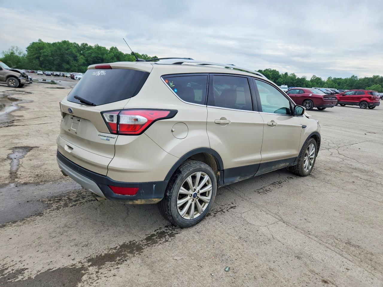 2017 FORD ESCAPE TITANIUM photo 5
