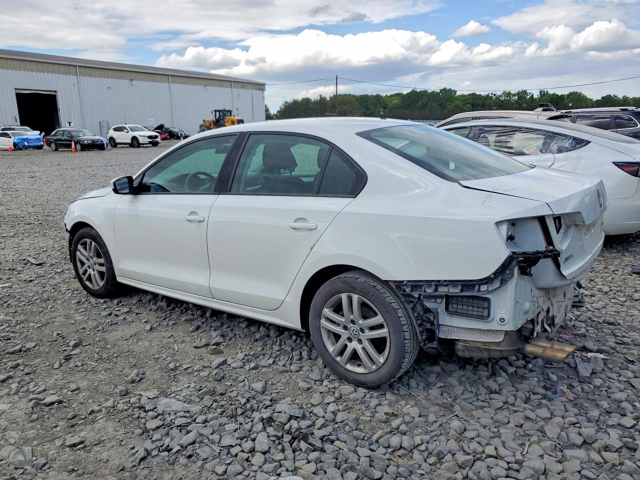 2018 VOLKSWAGEN JETTA S photo 3