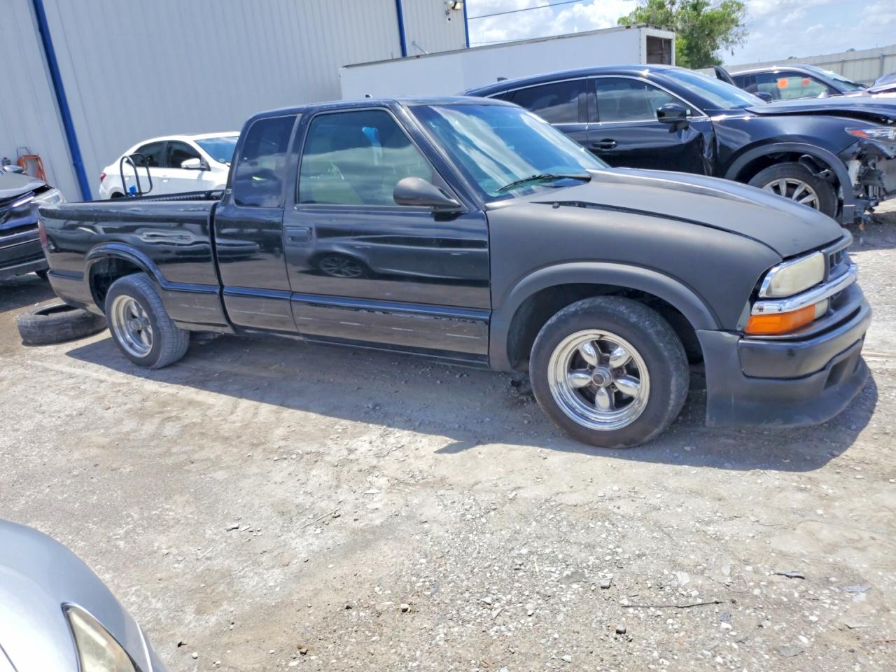 2000 CHEVROLET S TRUCK S10 photo 5