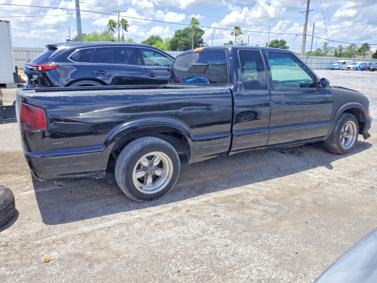 2000 CHEVROLET S TRUCK S10 photo 3