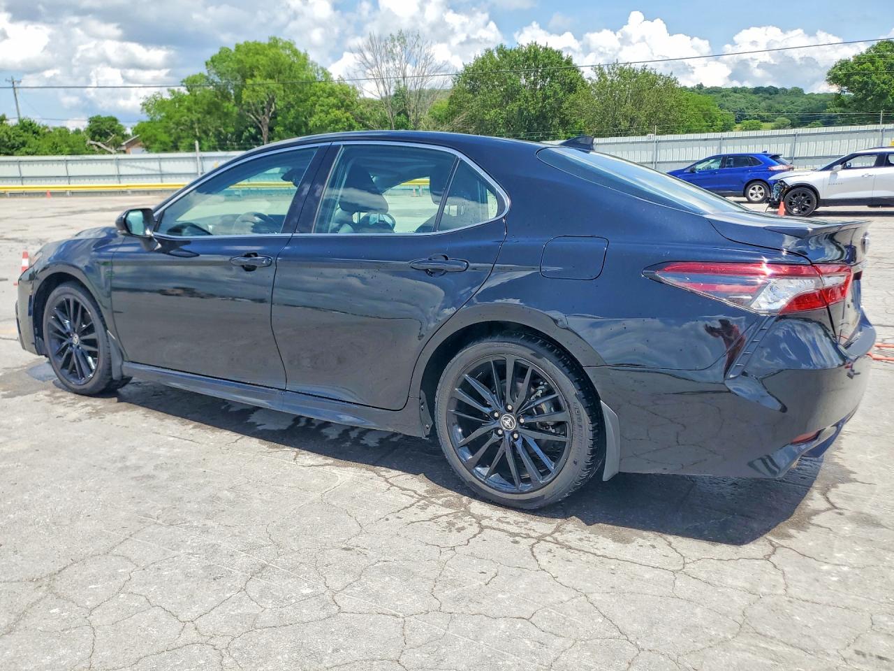 2023 TOYOTA CAMRY XSE photo 2