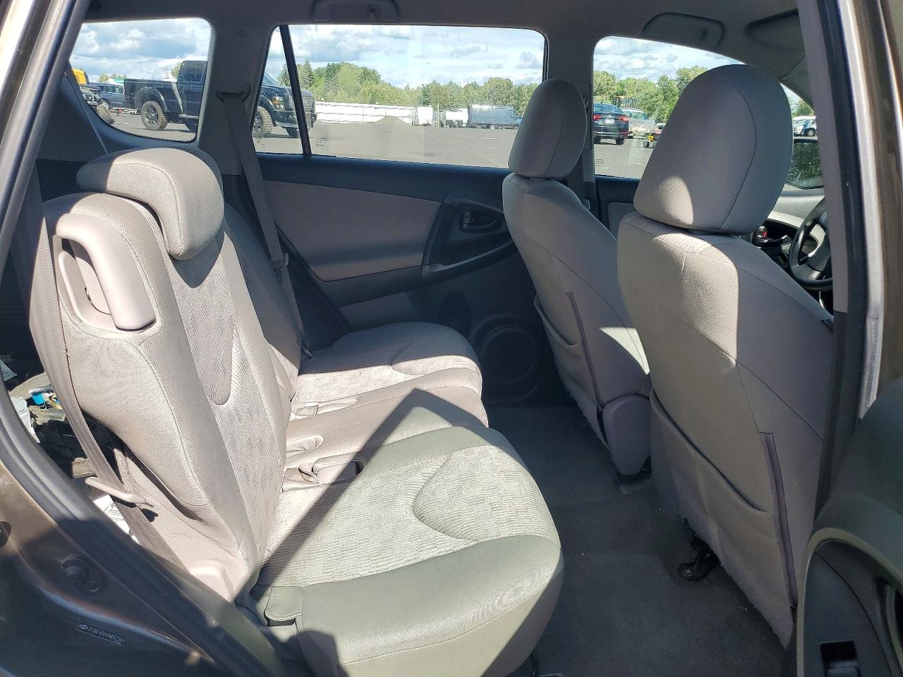 2010 TOYOTA RAV4 BASE photo 10