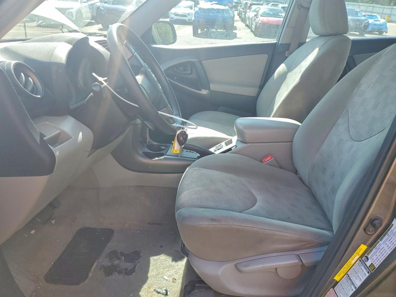 2010 TOYOTA RAV4 BASE photo 7