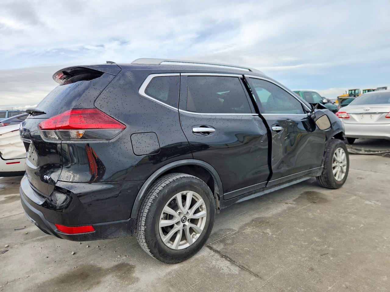2018 NISSAN ROGUE SV photo 7