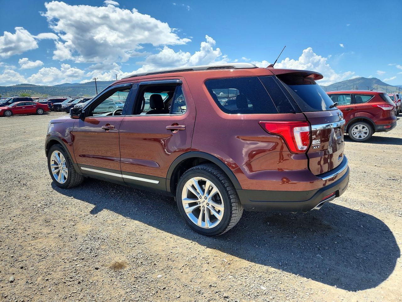 2018 FORD EXPLORER XLT photo 2