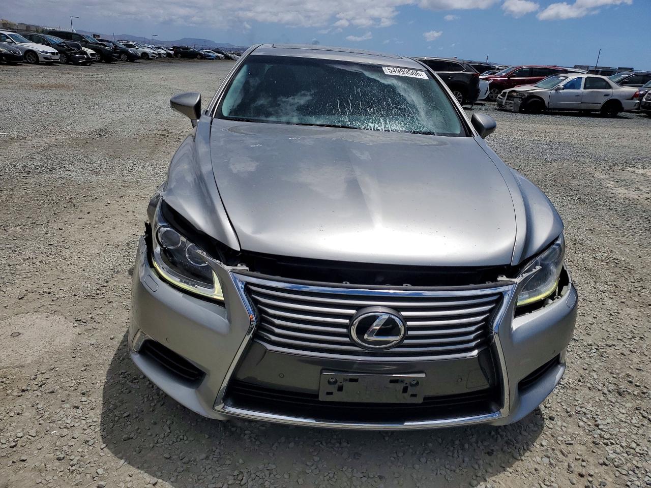 2016 LEXUS LS 460 photo 5