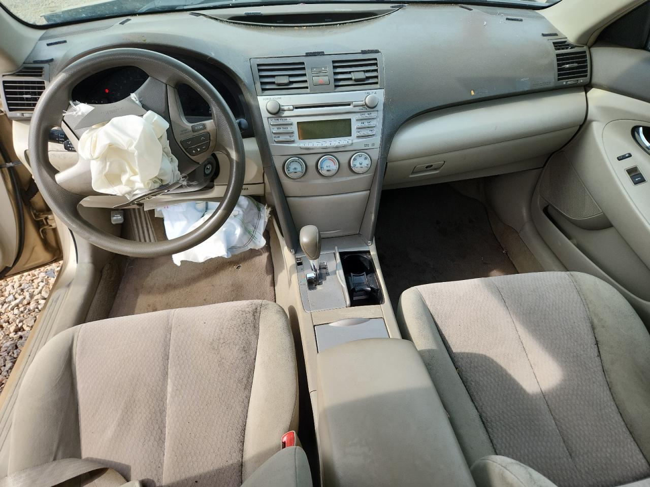 2011 TOYOTA CAMRY LE photo 8