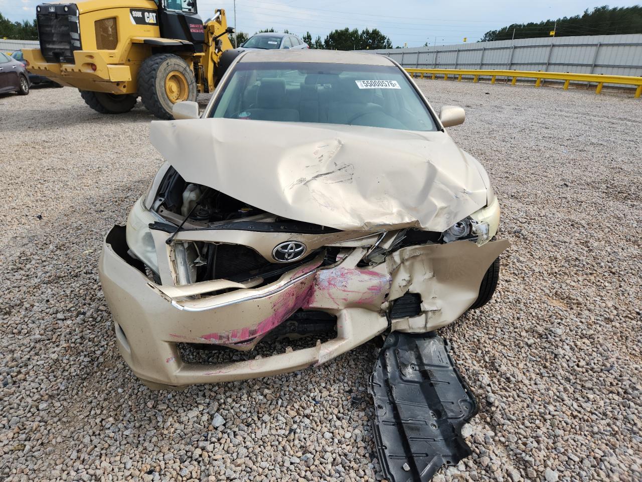 2011 TOYOTA CAMRY LE photo 5