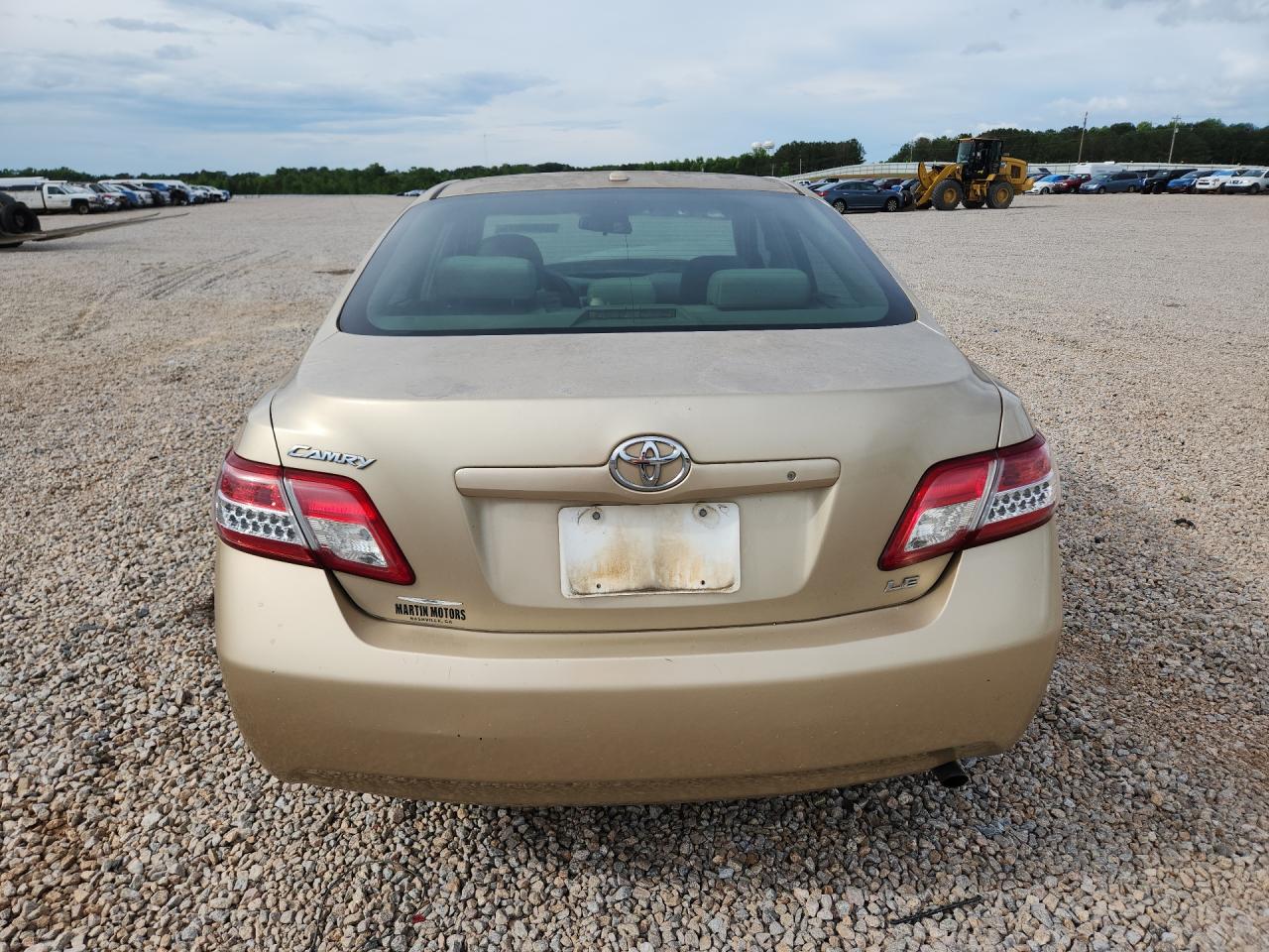 2011 TOYOTA CAMRY LE photo 6