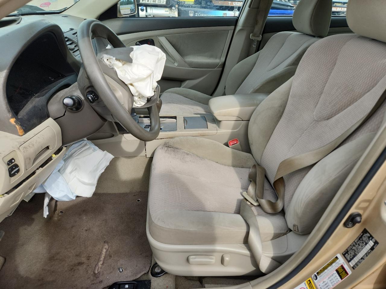 2011 TOYOTA CAMRY LE photo 7