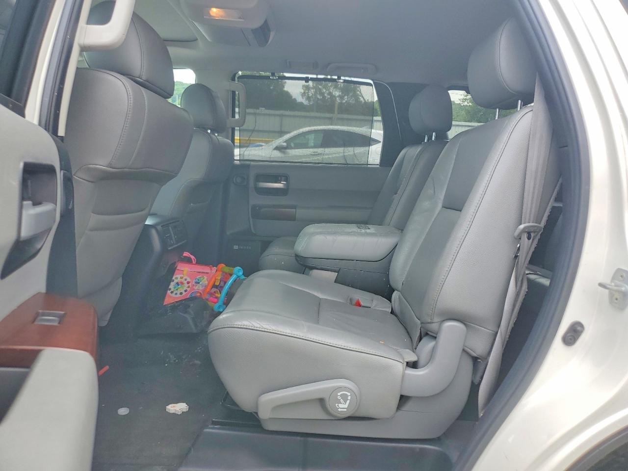 2014 TOYOTA SEQUOIA PLATINUM photo 11